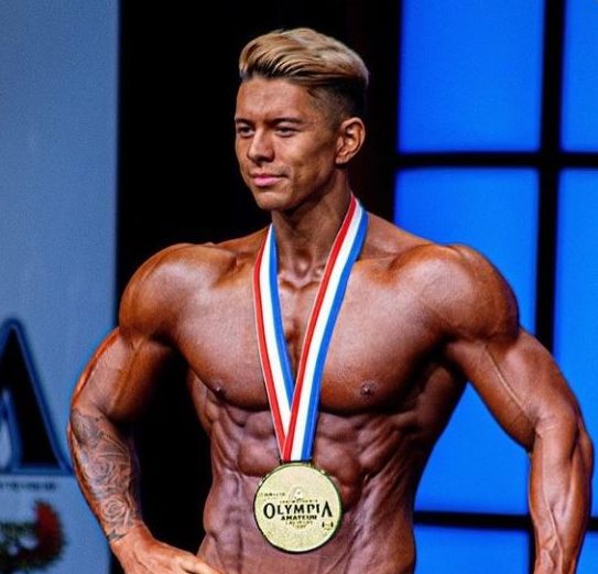 今くら エドワード加藤の彼女や好きなタイプは 趣味は車で特技はサッカー