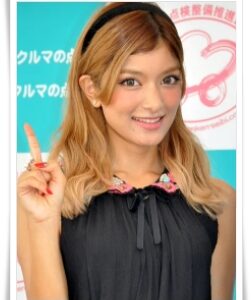 画像 ローラの双子の兄がイケメン 双子の弟妹もいて4人兄弟だった